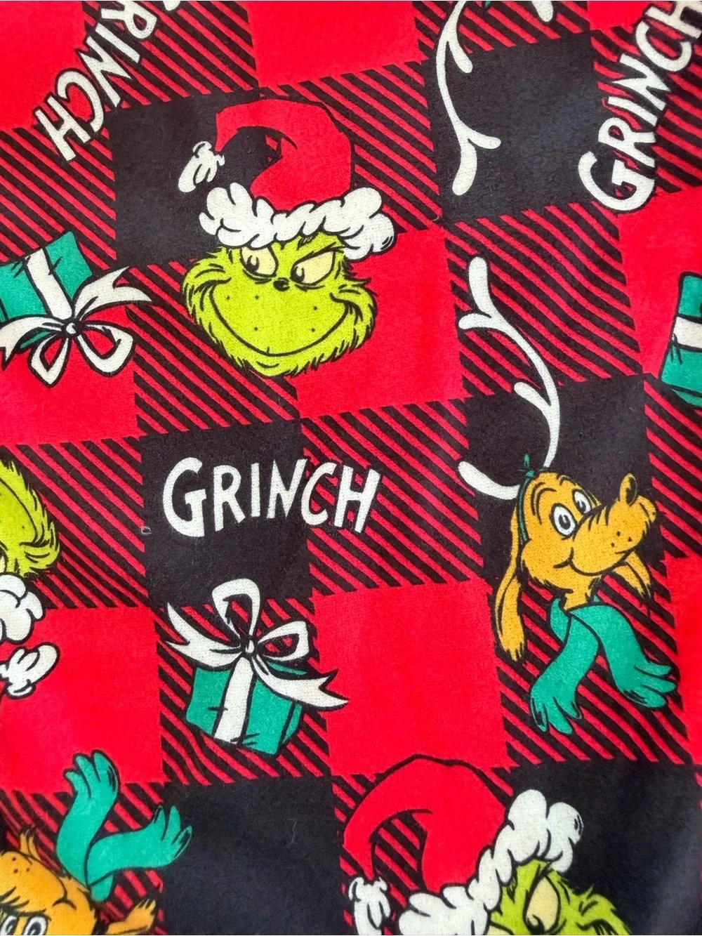 Dr. Seuss Grinch Red Plaid Kids Pajama Set